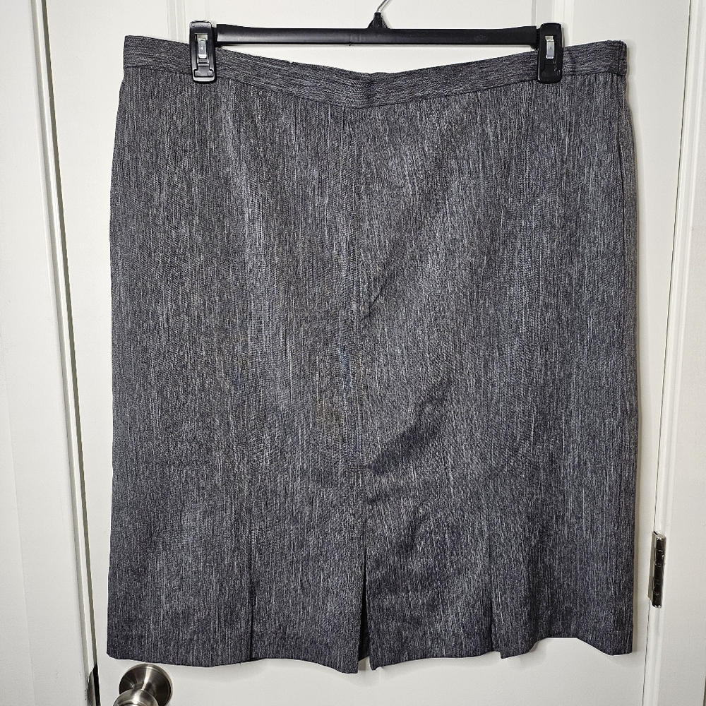 Women's Gray A-Line Skirt Plus Size 24W Knee Length Career Casual Pleats Stretch - Picture 2 of 9